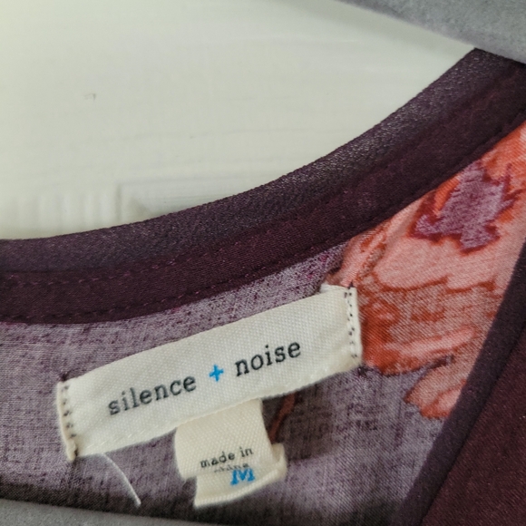 Silence + Noise Urban Outfitters Witchy T Shirt Dress Mini Sangria Floral Medium - Picture 4 of 5